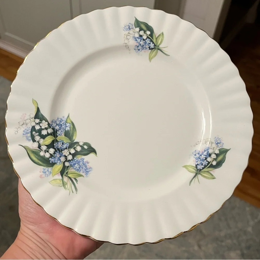 Vintage Royal Dover Lily of the Valley and Blue Forget Me Nots Floral 8” Plate